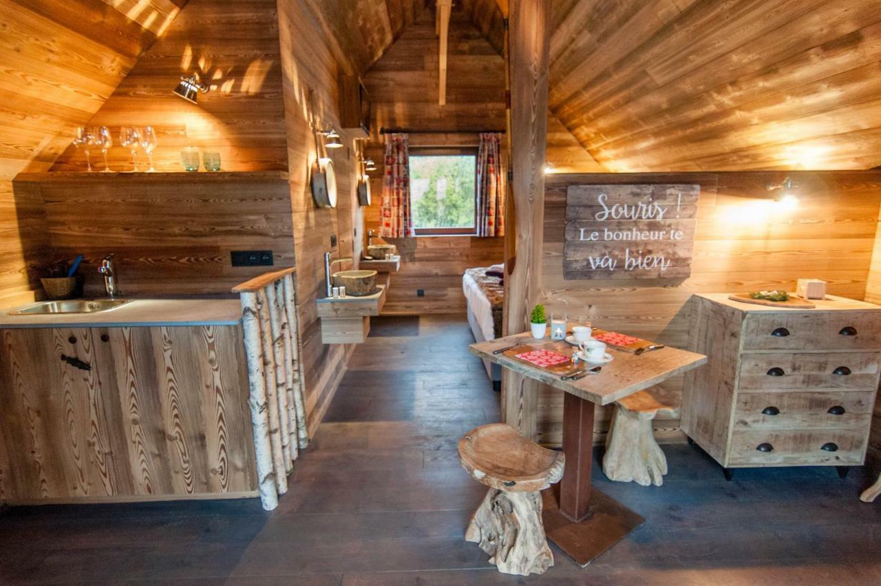 Aqualodge Hotel Insolite Ermeton-sur-Biert エクステリア 写真