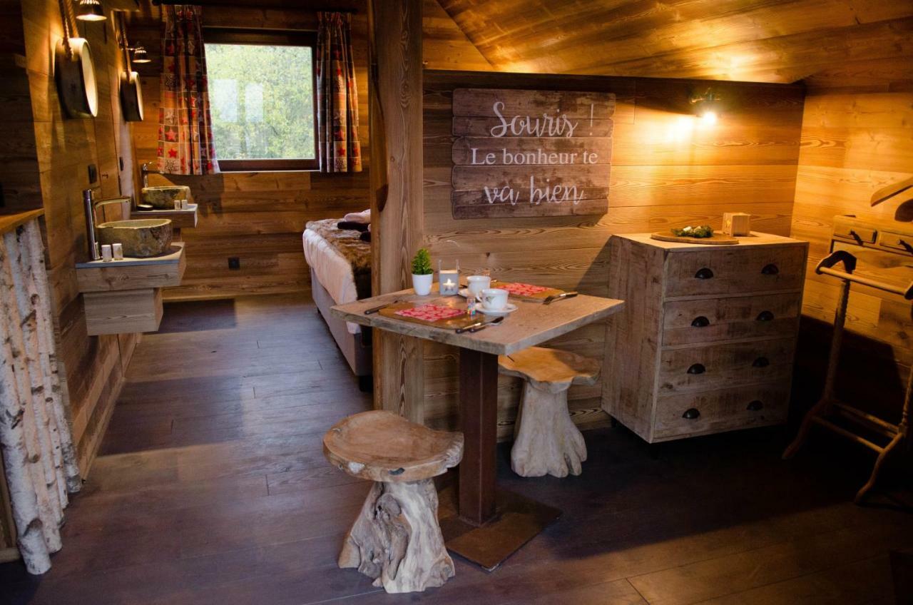 Aqualodge Hotel Insolite Ermeton-sur-Biert エクステリア 写真