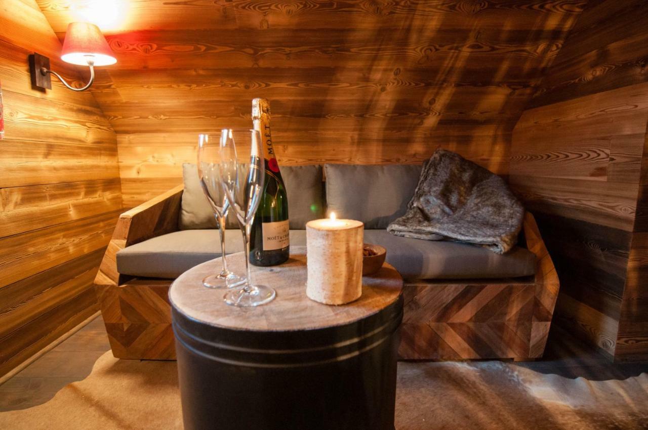 Aqualodge Hotel Insolite Ermeton-sur-Biert エクステリア 写真